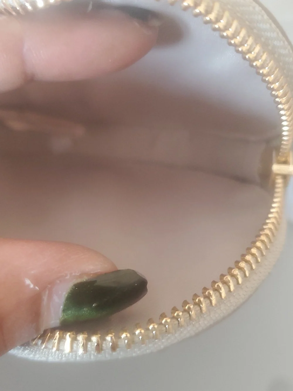 Brahmin Leather Circle Clip On Coin Purse. - Picture 6 of 7